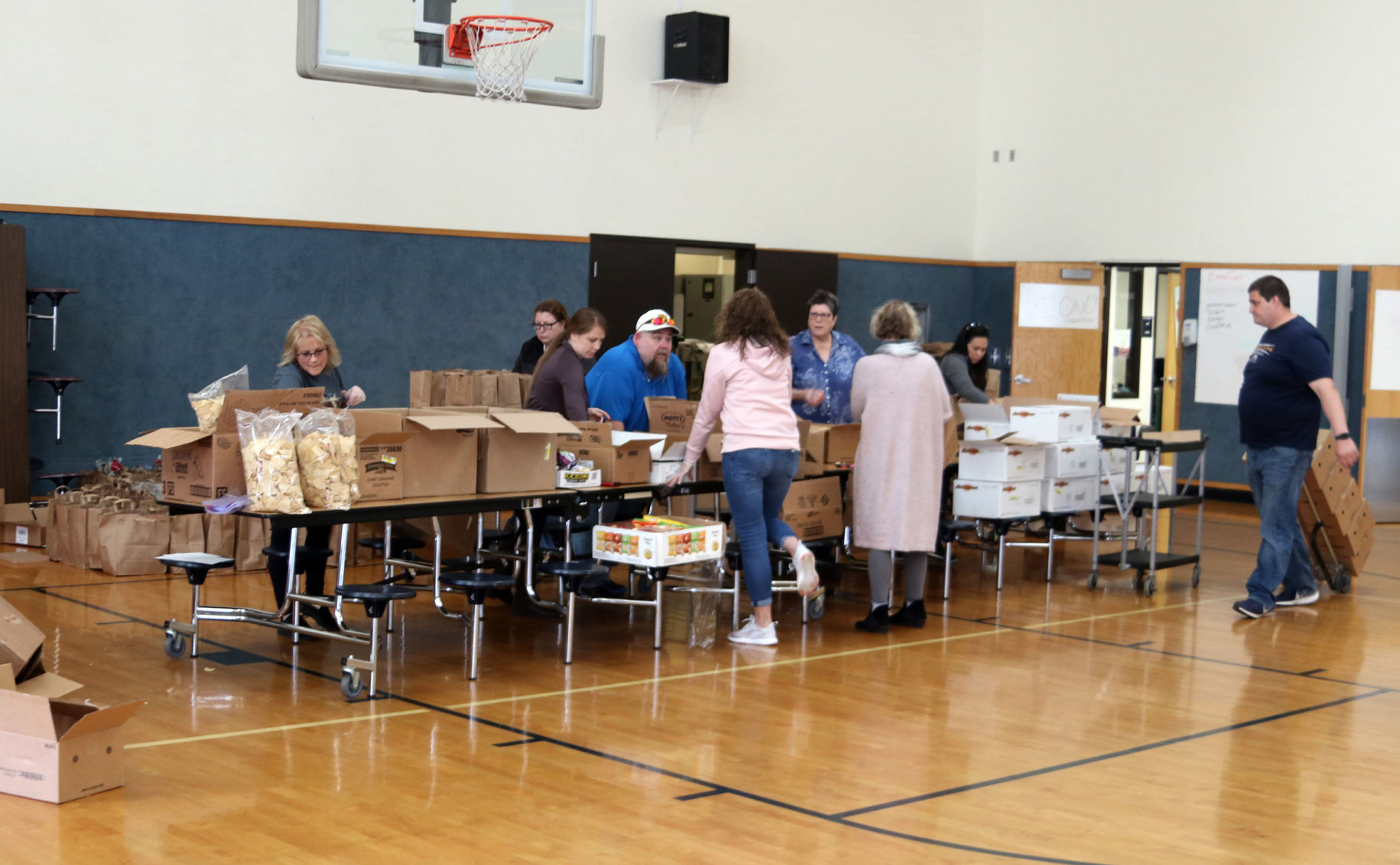 Cafeteria Volunteers